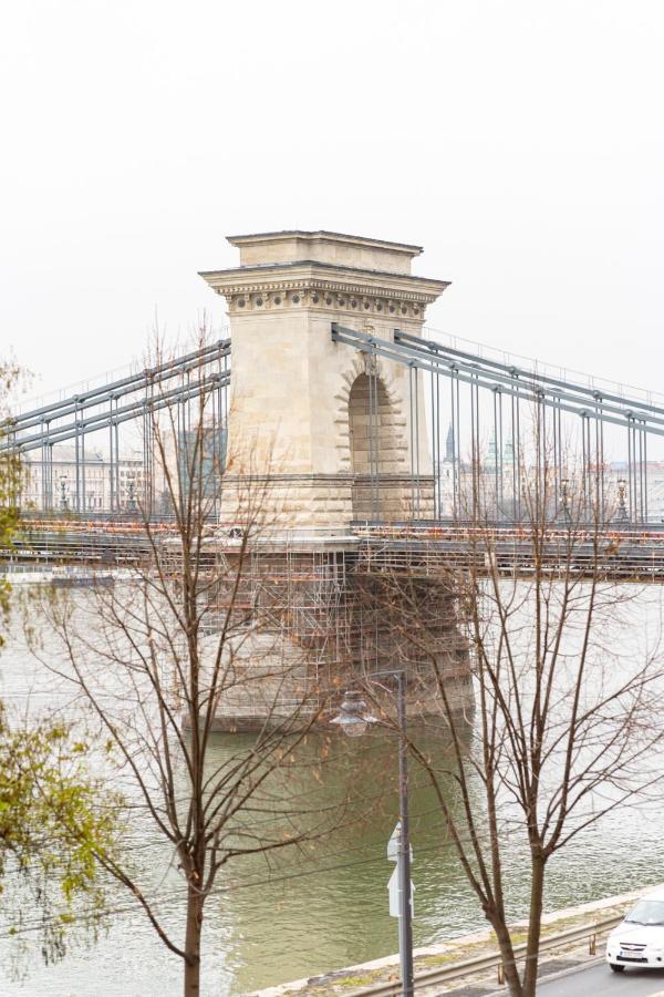 Danube Waterfront View At Chain Bridge Budapest Exterior foto