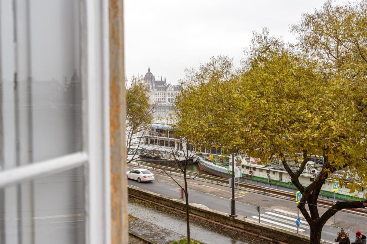 Danube Waterfront View At Chain Bridge Budapest Exterior foto